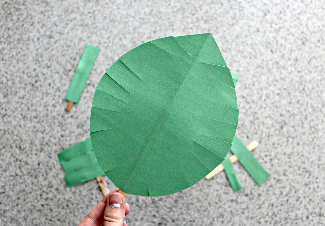 Forty Days of Crafts: Construction Paper Palm Leaves – Eerdlings